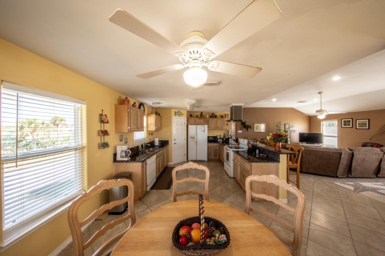 Relax At Our Beach Haven - Pet Friendly Galveston Exterior photo