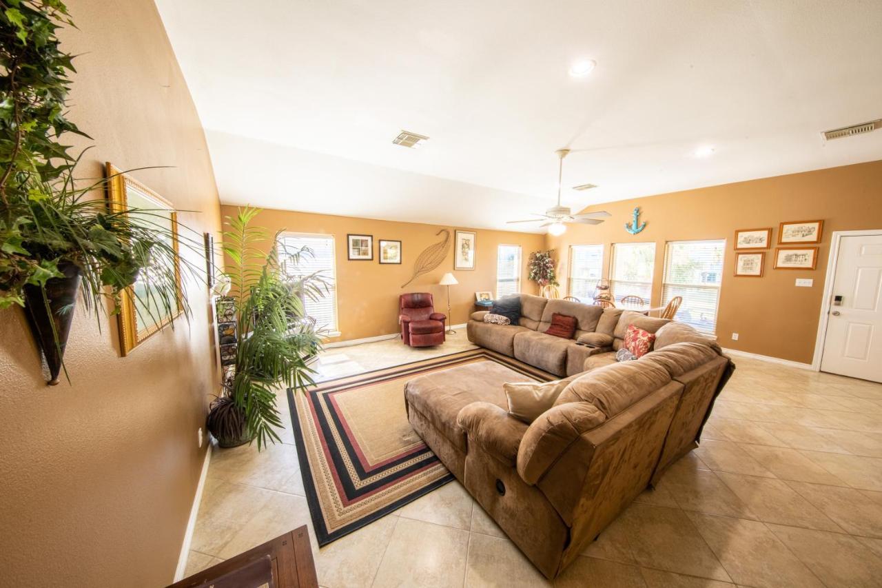 Relax At Our Beach Haven - Pet Friendly Galveston Exterior photo